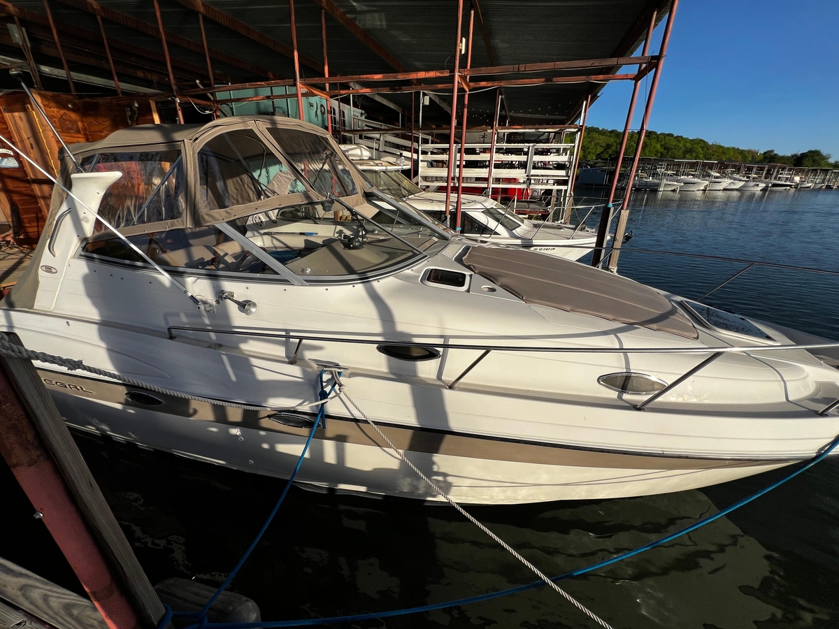 1998 Regal Commodore 2760 - Sold Boat