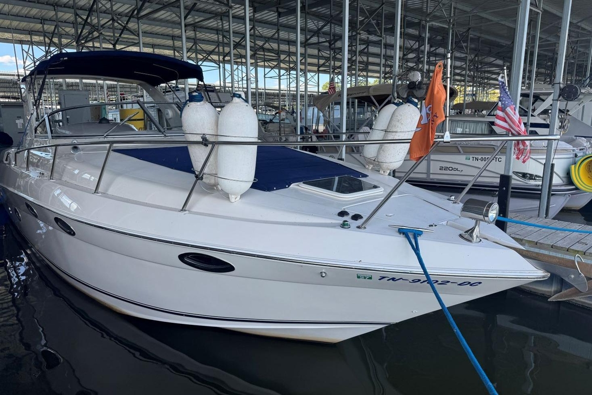2000 Regal Commodore 3260 - Sold Boat