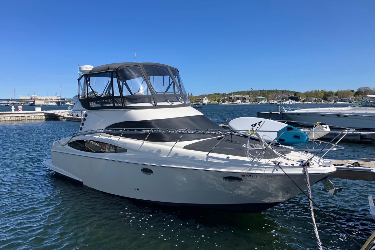 2001 Regal Commodore 3780 - Sold Boat
