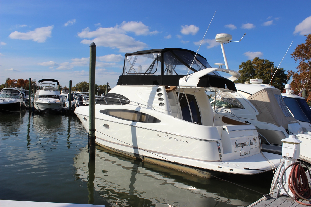 2003 Regal Commodore 3880 - Sold Boat