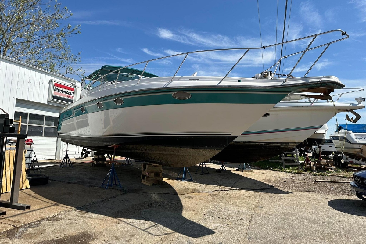 1992 Regal Commodore 400 - Sold Boat