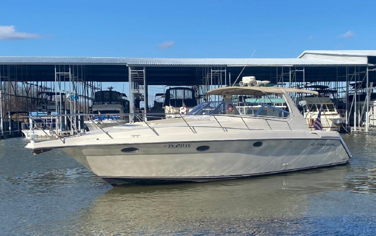 1999 Regal Commodore 402 - Sold Boat