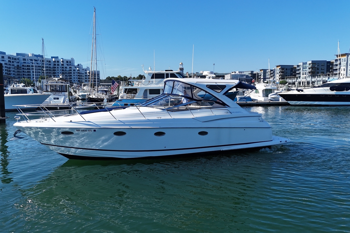 2008 Regal Commodore 4060 - Sold Boat
