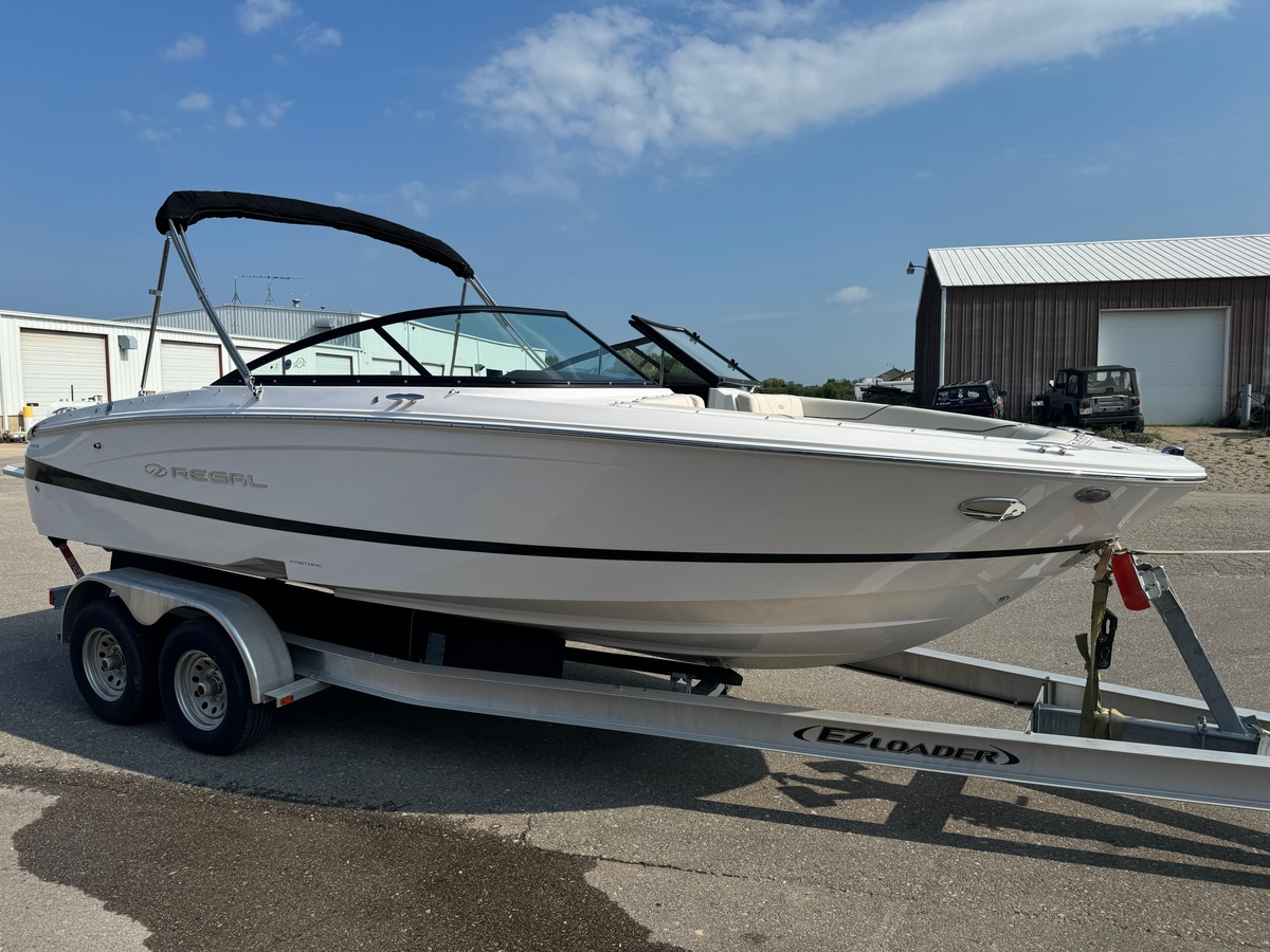 2025 Regal LS2 - Sold Boat