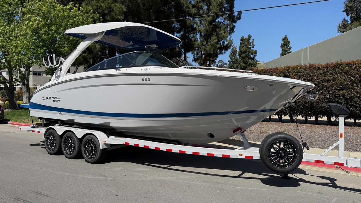 2025 Regal LS9 Surf - Sold Boat