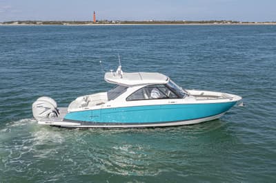 BOATZON | Regal LX36 2022