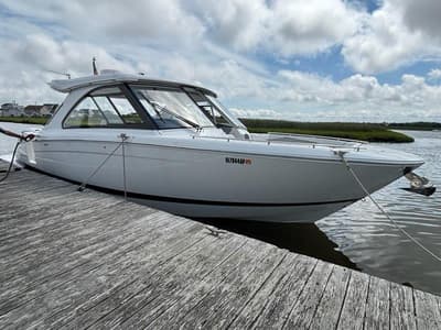 BOATZON | Regal LX36 2022