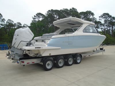 BOATZON | Regal LX36 2025