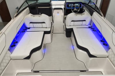 BOATZON | Regal LX4 2025