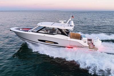 BOATZON | Regal LX43 2025