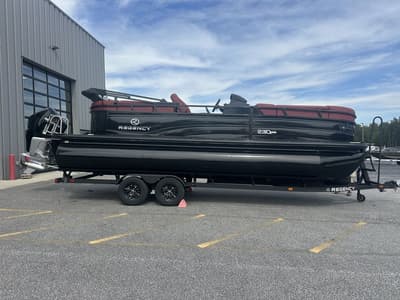 BOATZON | Regency 230 DL 2026