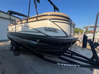 BOATZON | Regency 230 DL3 2021 BOATZON | Regency 230 DL3 2021