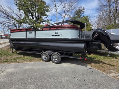 BOATZON | Regency 230 DL3 2026