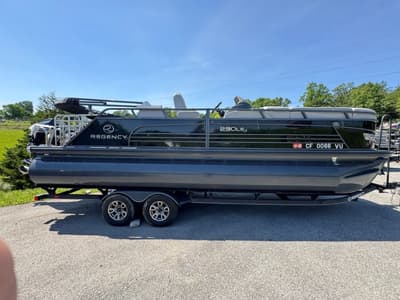 BOATZON | Regency 230 LE3 2021