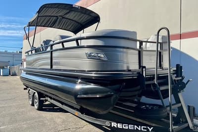 BOATZON | Regency 230 LE3 2025