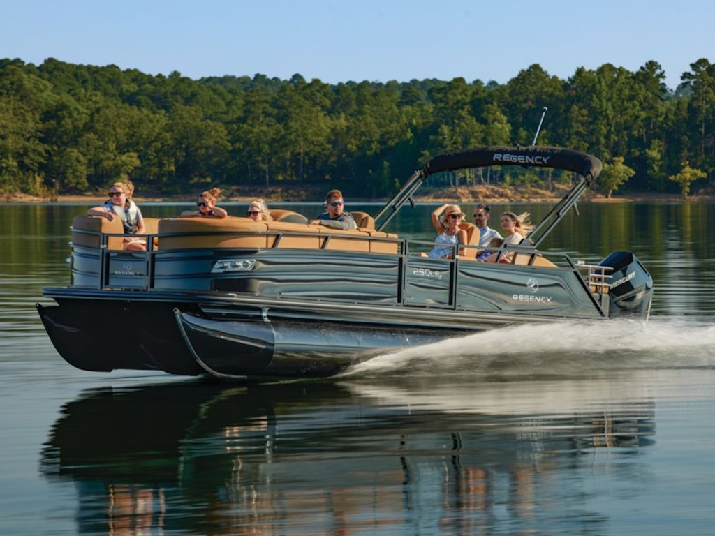 2025 Regency 250 LE3 Sport - Sold Boat