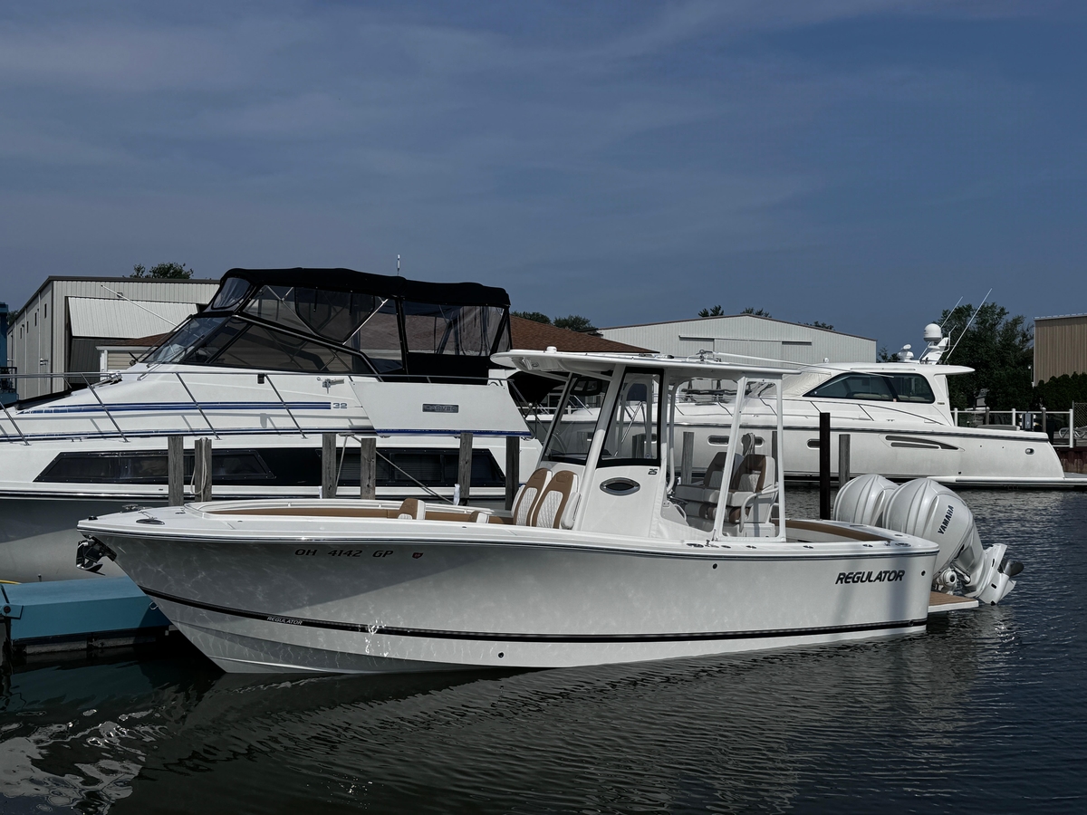 2025 Regulator 25 - Sold Boat