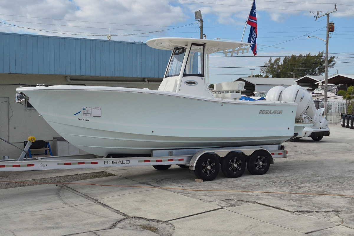 2026 Regulator 25 - Sold Boat