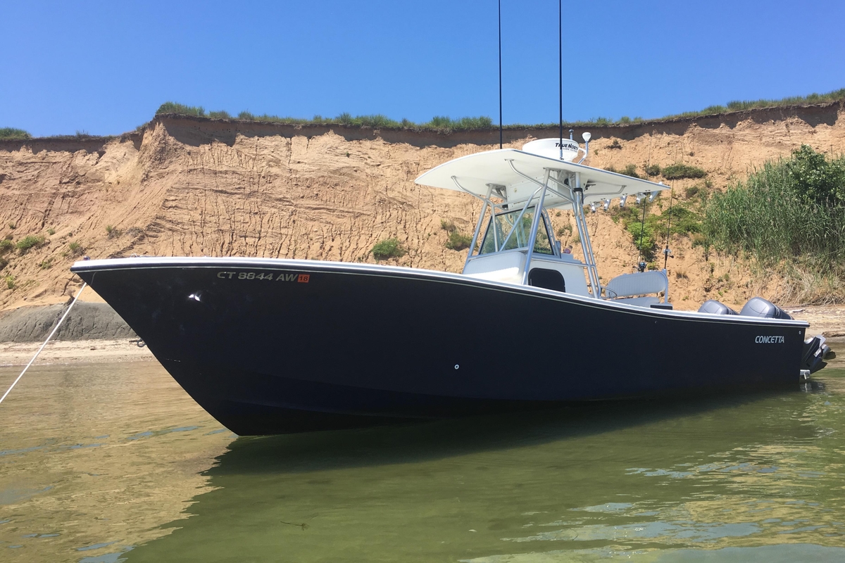 2000 Regulator 26 Center Console - Sold Boat