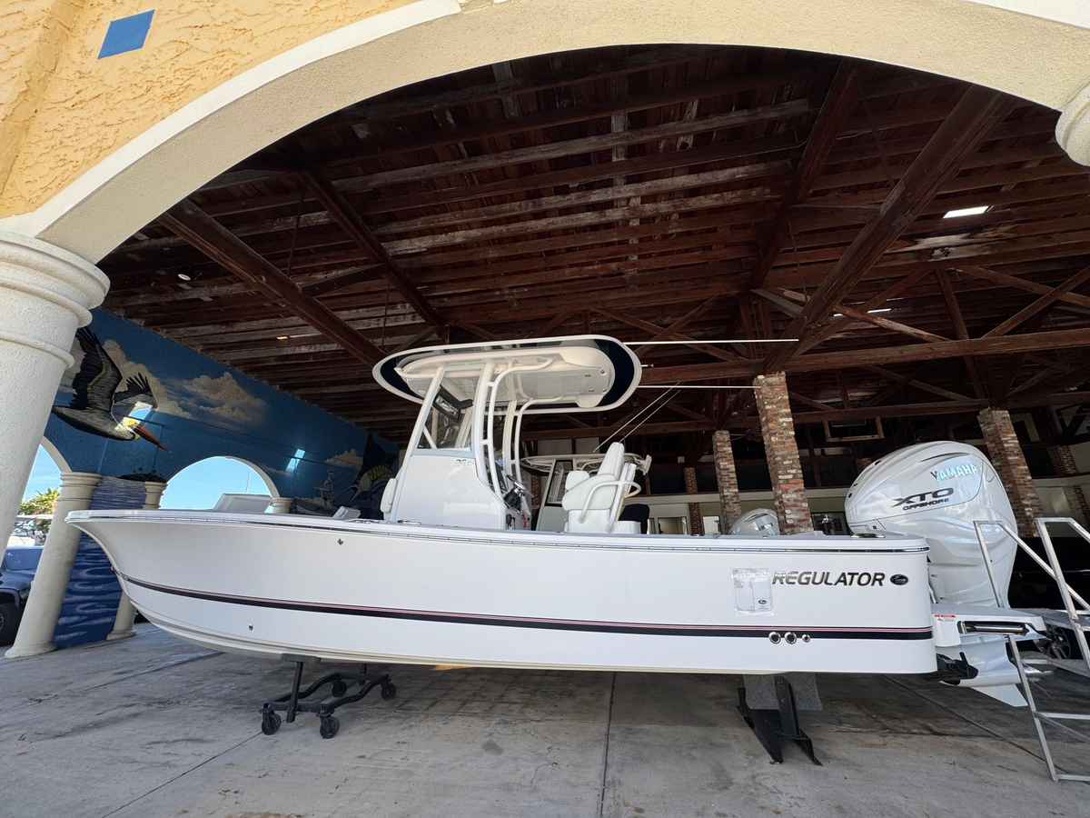 2025 Regulator 26XO - Sold Boat