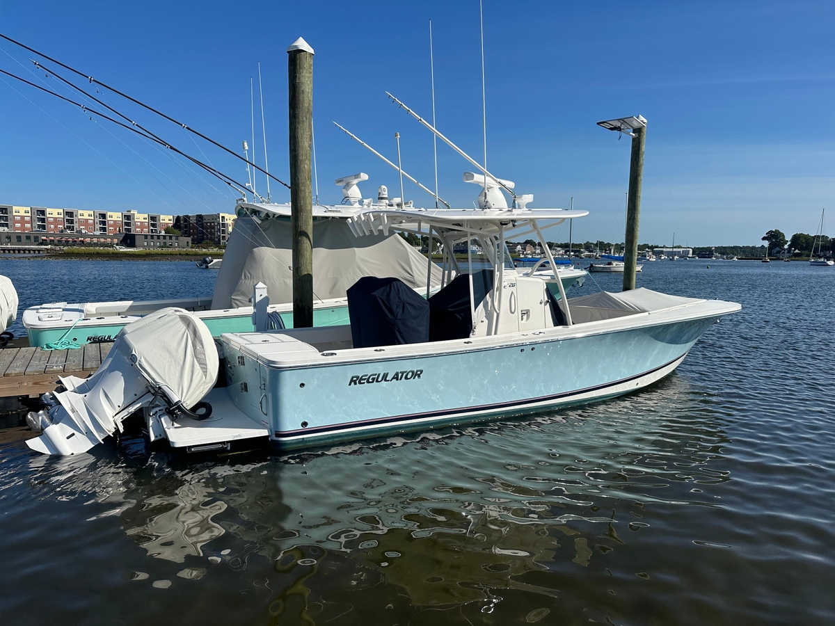 2018 Regulator 28 - Sold Boat