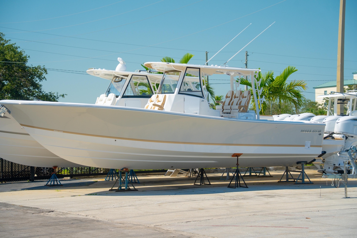 2025 Regulator 35 - Sold Boat