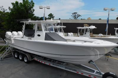 BOATZON | Regulator 35 Center Console 2027