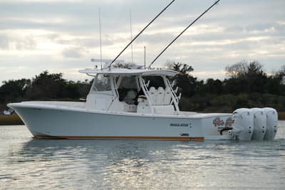 BOATZON | Regulator 37 2025 BOATZON | Regulator 37 2025