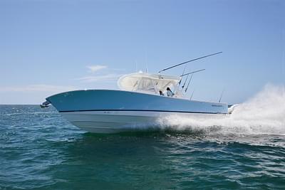 BOATZON | Regulator 37 2026 BOATZON | Regulator 37 2026