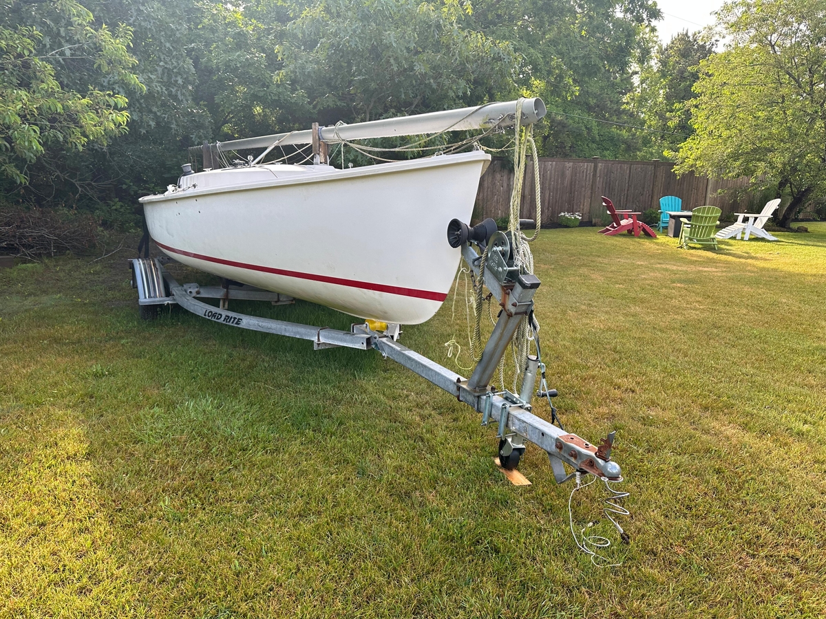 2000 Rhodes 19 - Sold Boat