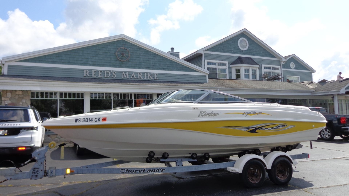 2002 Rinker 212 Captiva Bowrider - Sold Boat