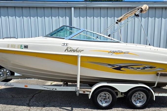 2002 Rinker 212 Captiva Bowrider - Sold Boat