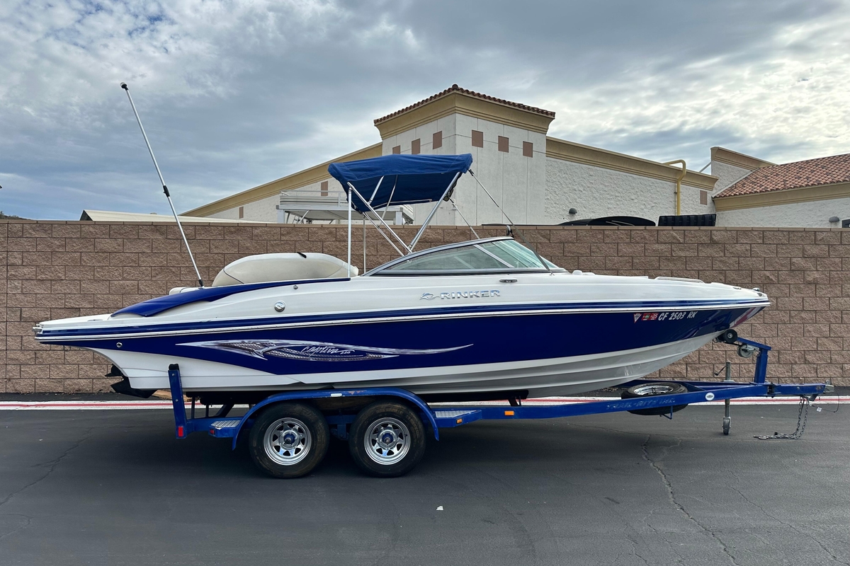 2006 Rinker 226 Captiva Bowrider - Sold Boat