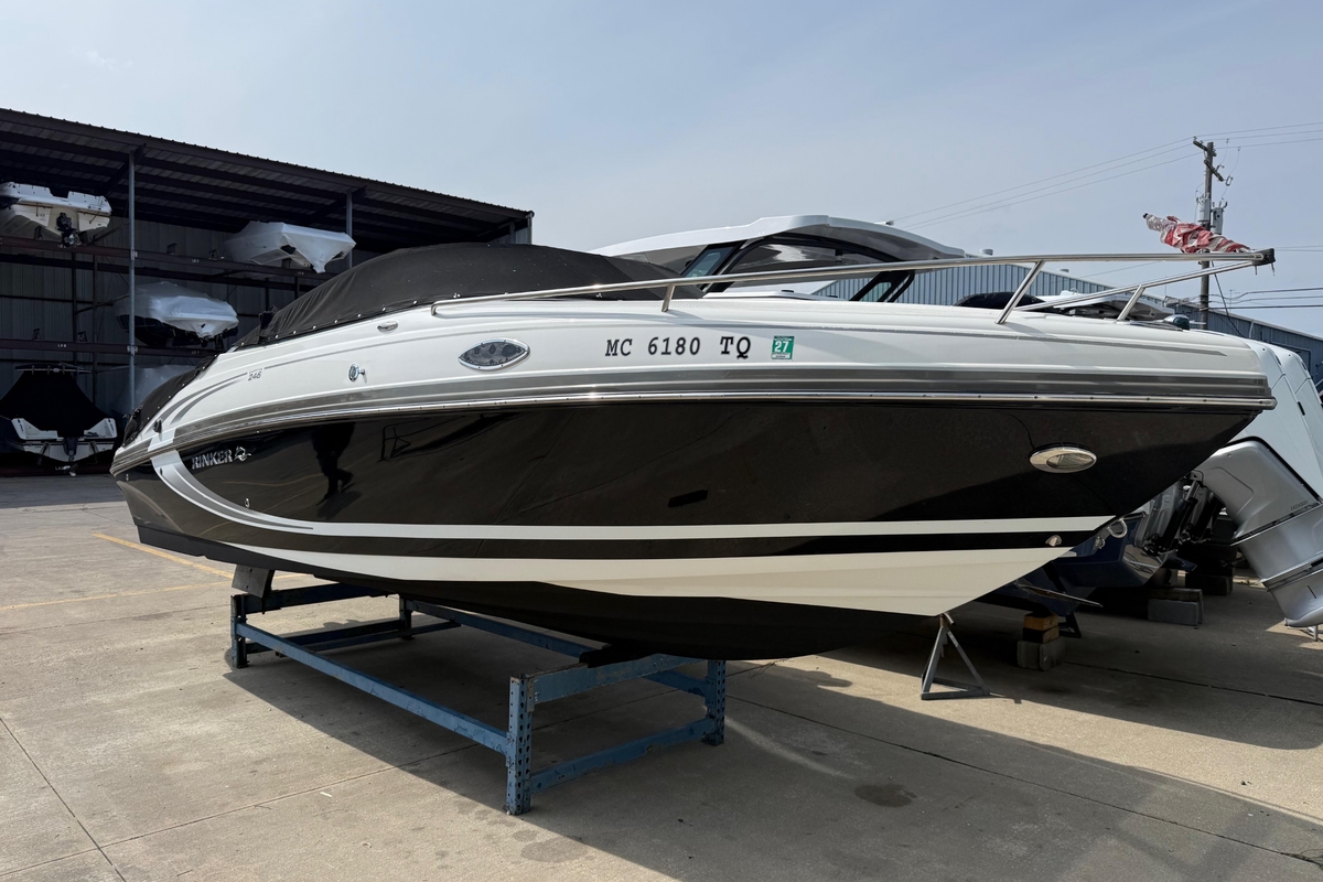 2013 Rinker 246 Captiva Cuddy - Sold Boat