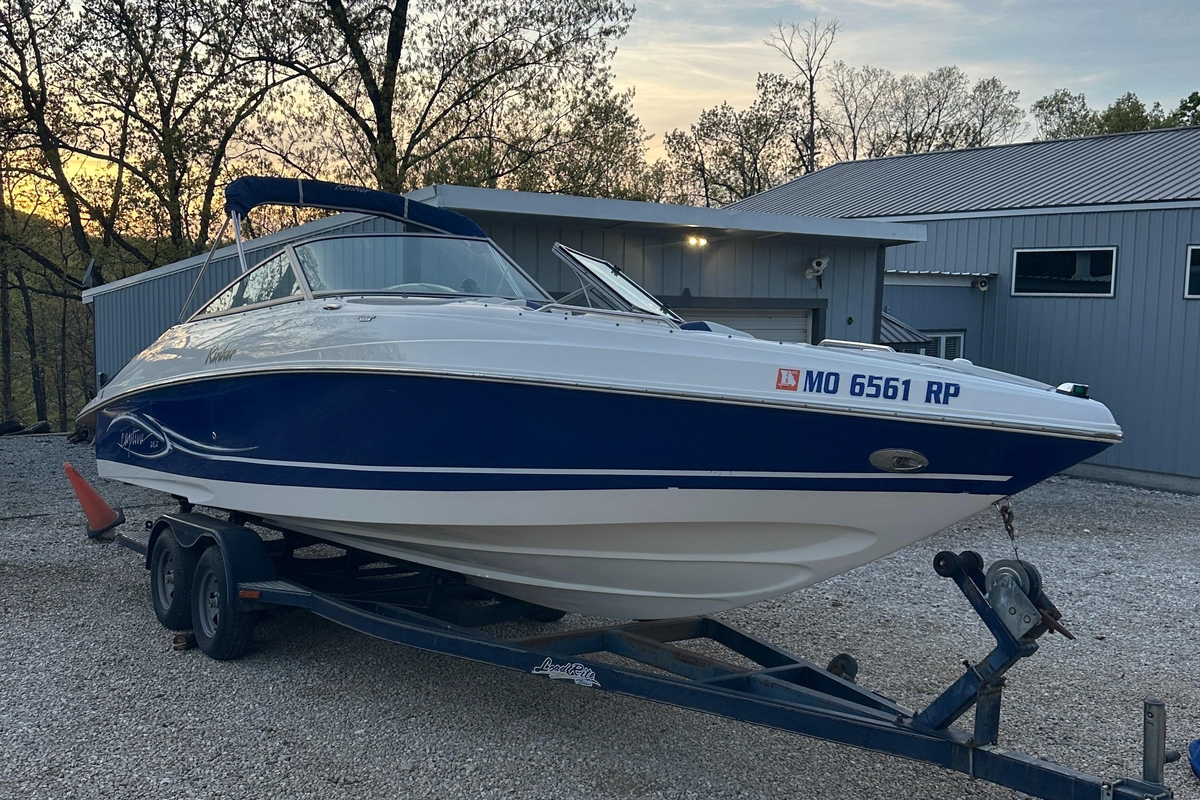 2006 Rinker 262 Captiva Bowrider - Sold Boat