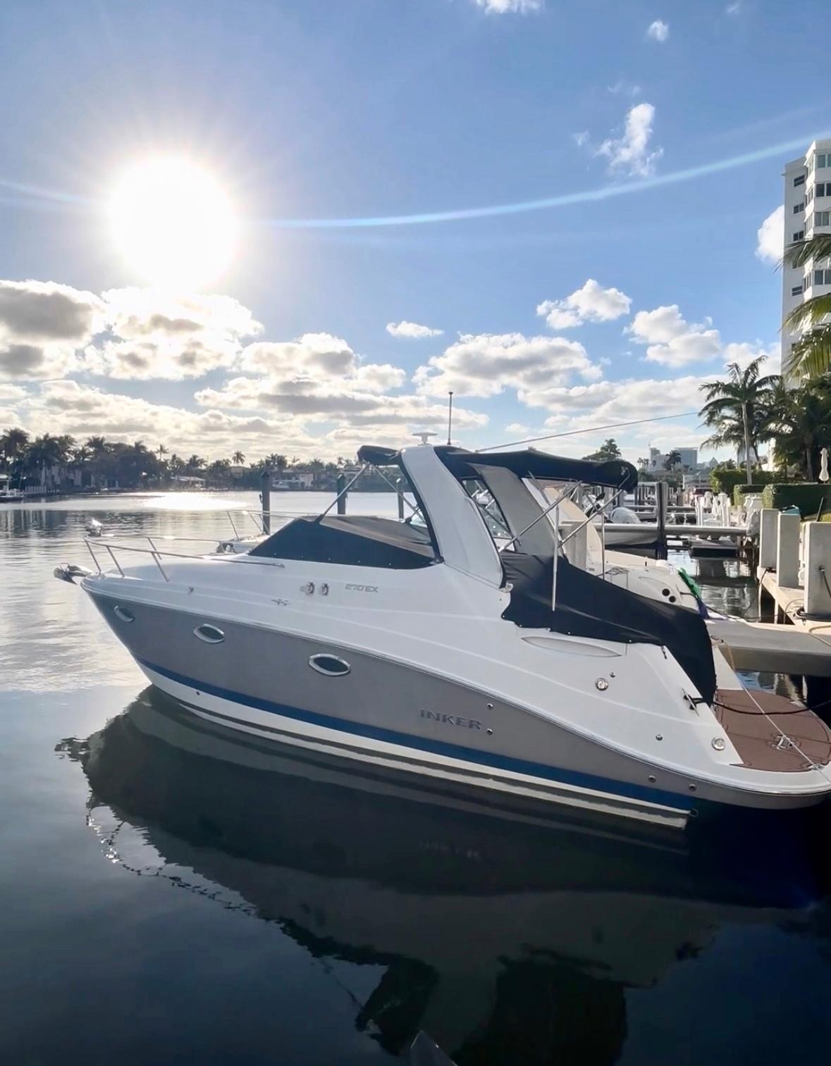 2020 Rinker 270 Express Cruiser - Sold Boat