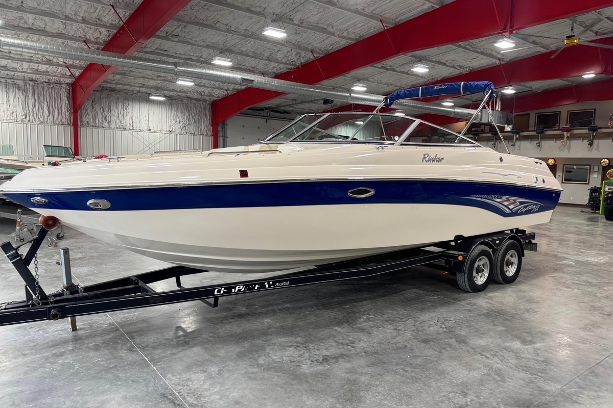 2004 Rinker 282 Captiva Bowrider - Sold Boat