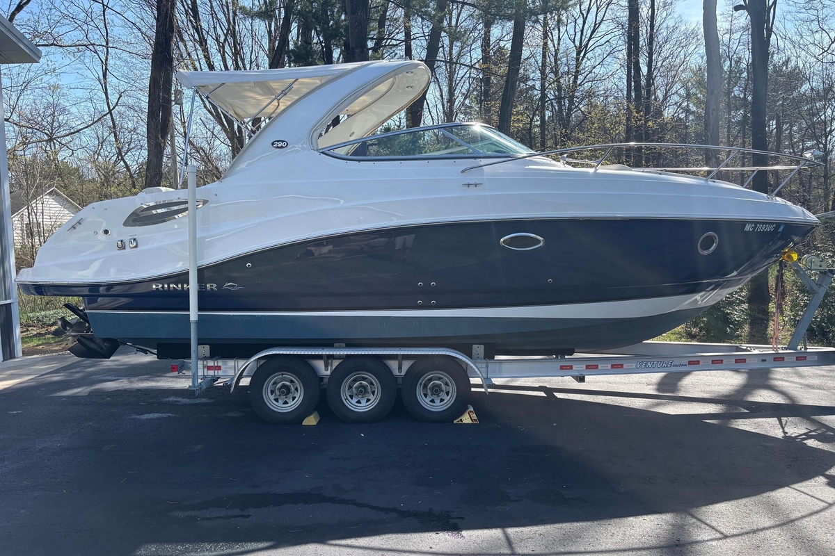 2014 Rinker 290 Express Cruiser - Sold Boat