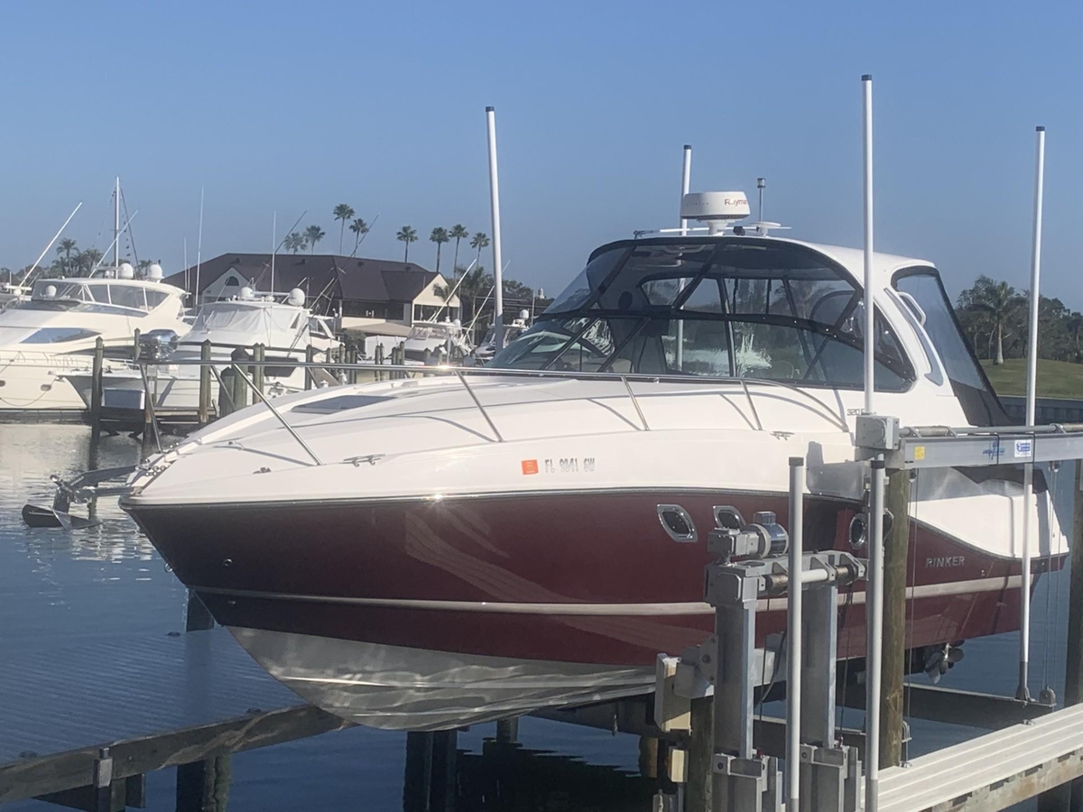 2020 Rinker 320 EX - Sold Boat