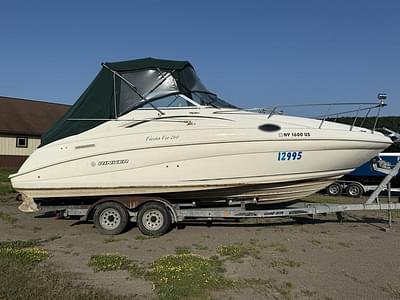 BOATZON | Rinker Fiesta Vee 266 w trailer 1997