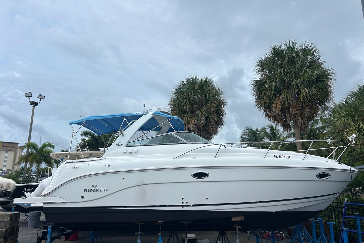 2007 Rinker Fiesta Vee 300 - Sold Boat