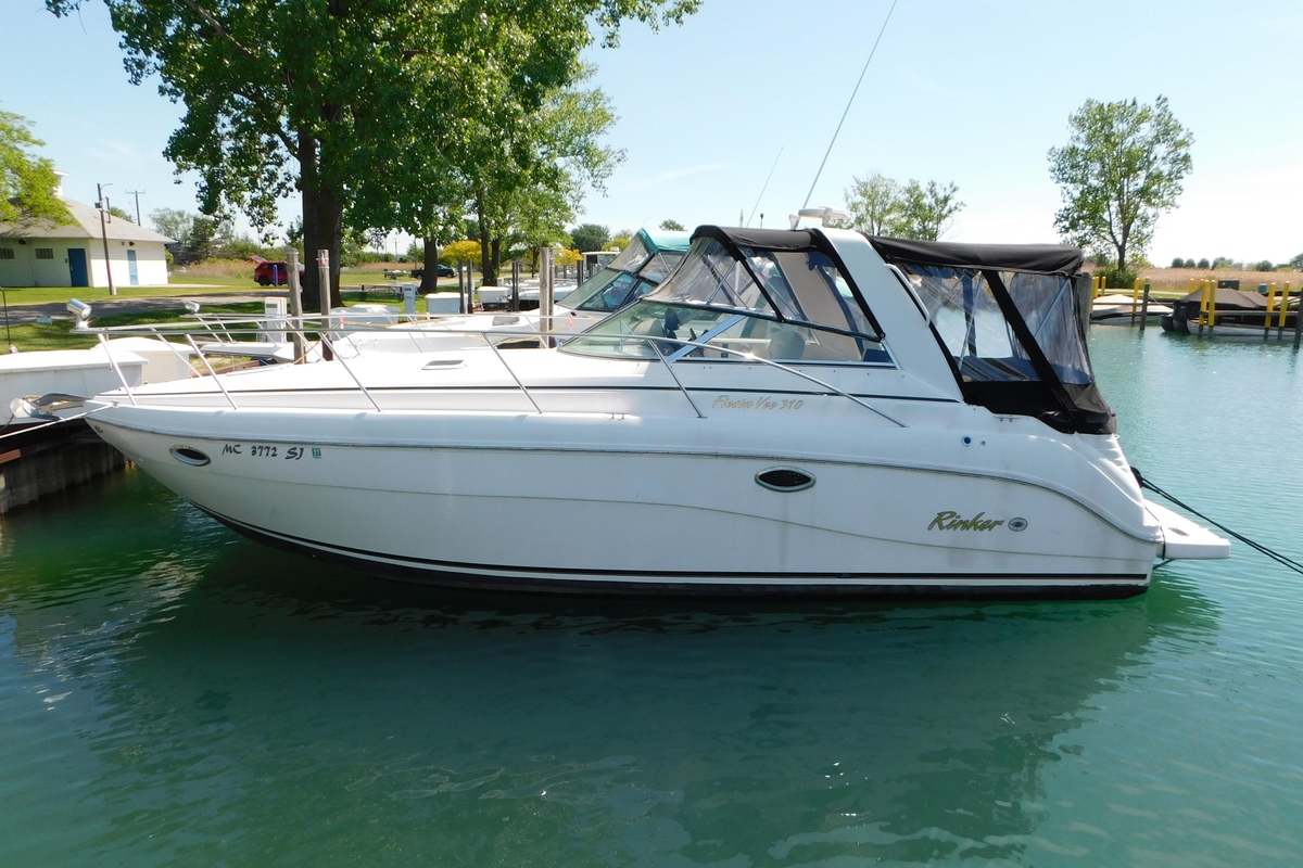 2002 Rinker Fiesta Vee 310 - Sold Boat