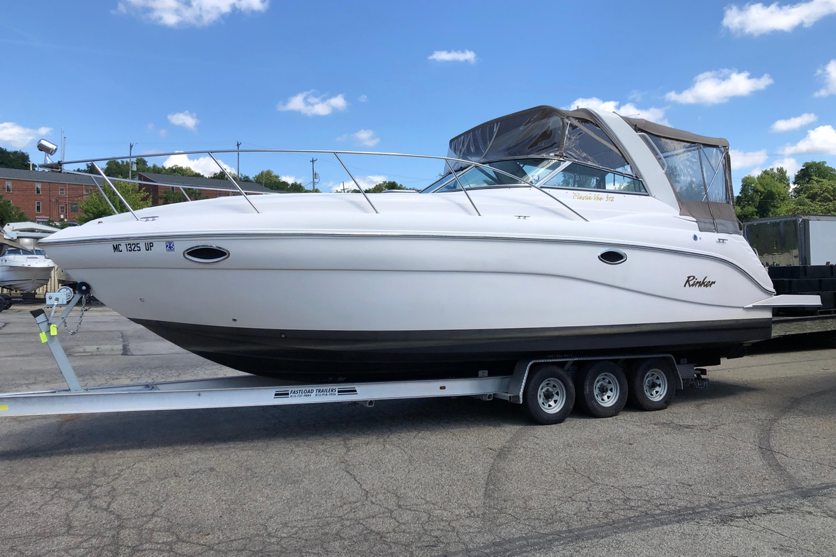 2004 Rinker Fiesta Vee 312 - Sold Boat