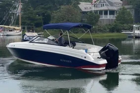 2019 Rinker Q3 OB - Sold Boat