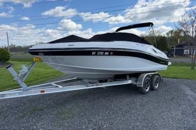 BOATZON | Rinker QX21 BR 2017