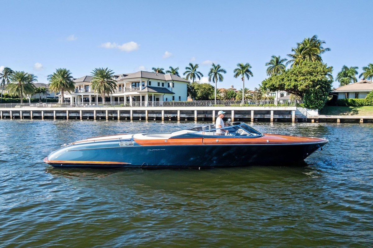 2013 Riva 33 Aquariva Super - Sold Boat