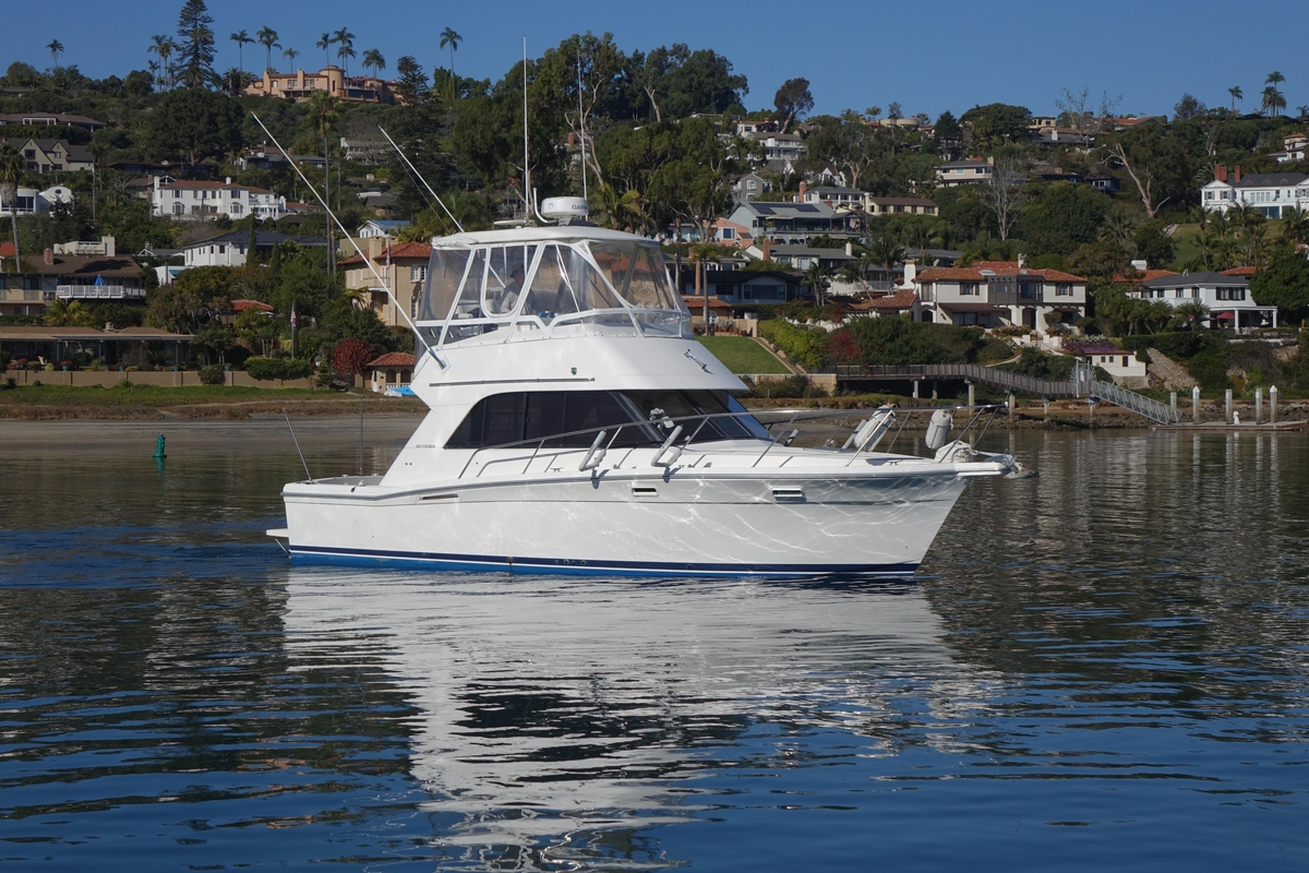 1994 Riviera 33 Convertible - Sold Boat