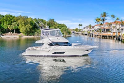 BOATZON | Riviera 43 Open Flybridge 2016