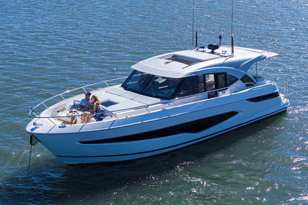 2026 Riviera 4300 Sport Express - Sold Boat