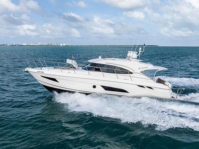 BOATZON | Riviera 4800 Sport Yacht 2018